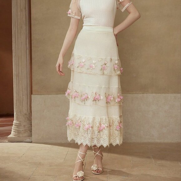 Apricot Elegant Women's Embroidery Flower Contrast Lace Skirt